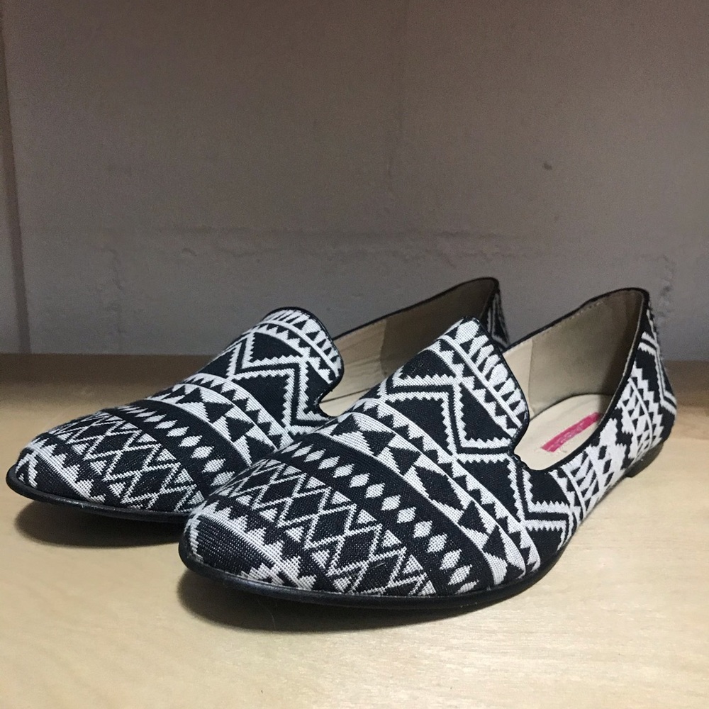 Tribal print slip on